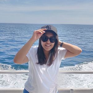 Meet your Posher, Anushka